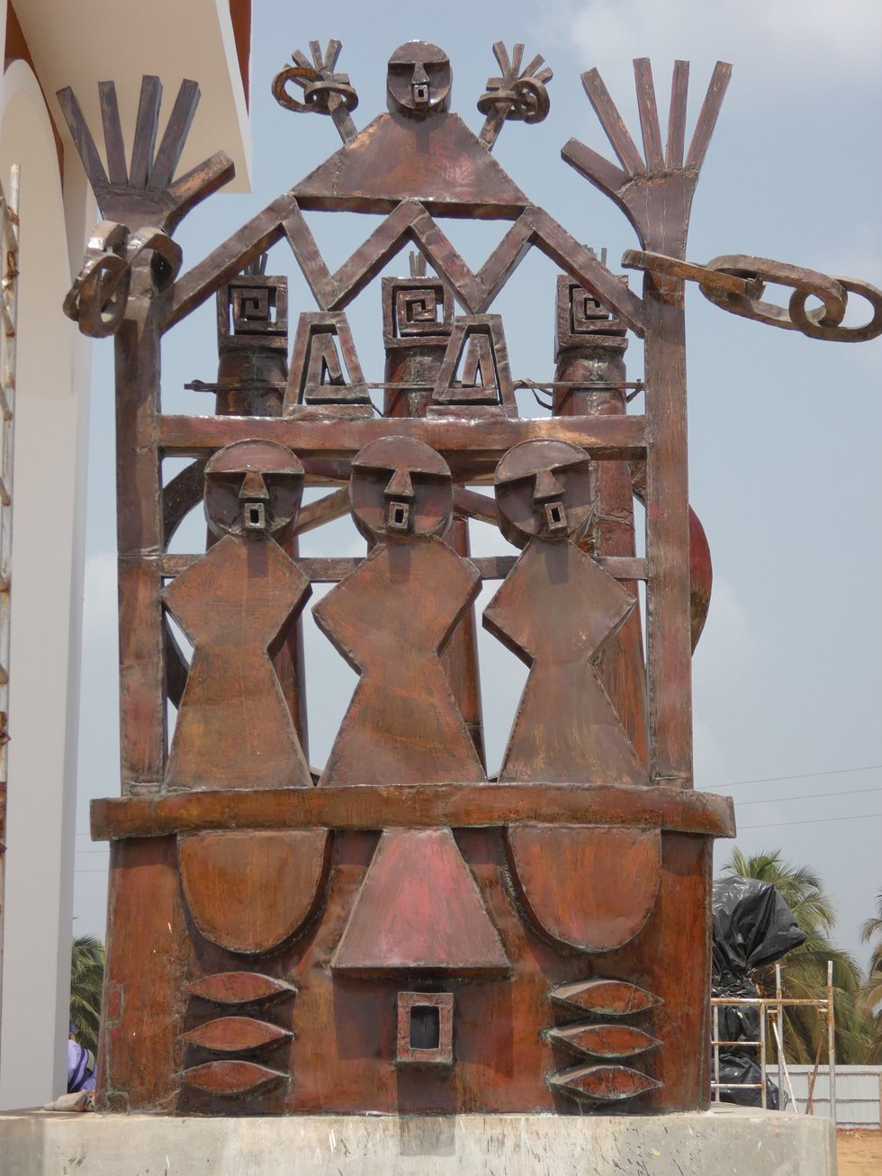 For the love of Ouidah: Discover the exhibition « Gros Câlin » by