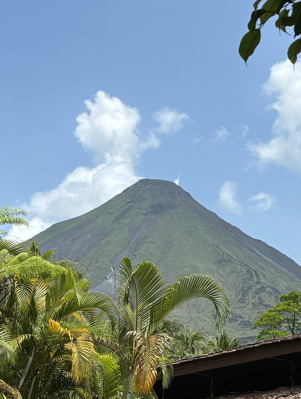 Arenal volcano.jpg