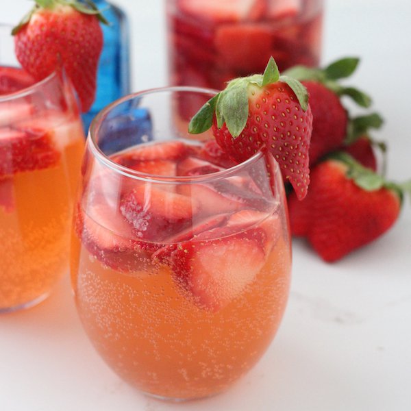 strawberry gin fiz.jpg